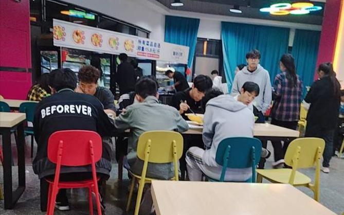 永寧學校食堂環境圖片