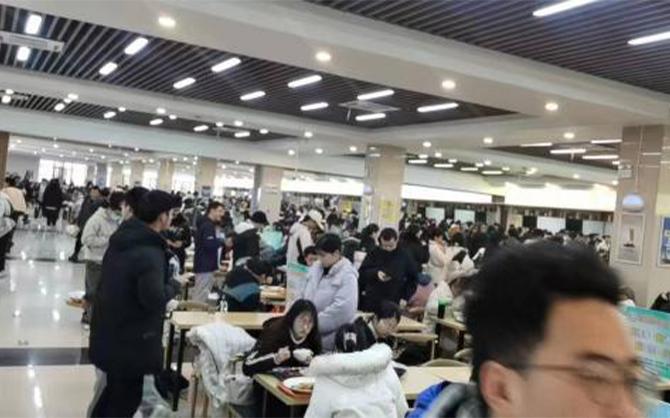 長樂園區(qū)食堂圖片