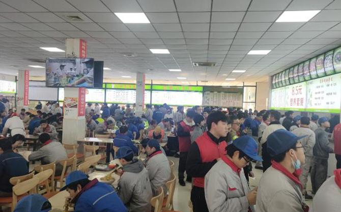 石獅食堂承包學校師生餐廳排隊用餐現場圖片