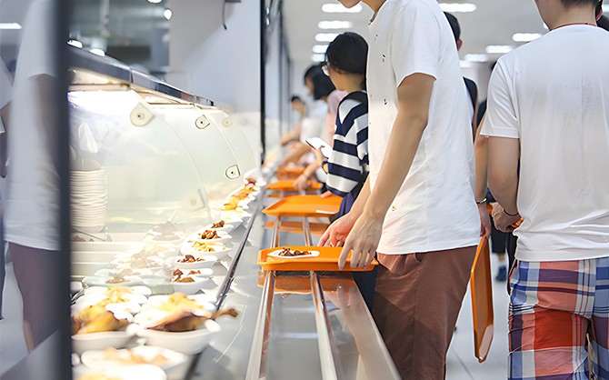 火炬工業區企業食堂開餐現場圖片