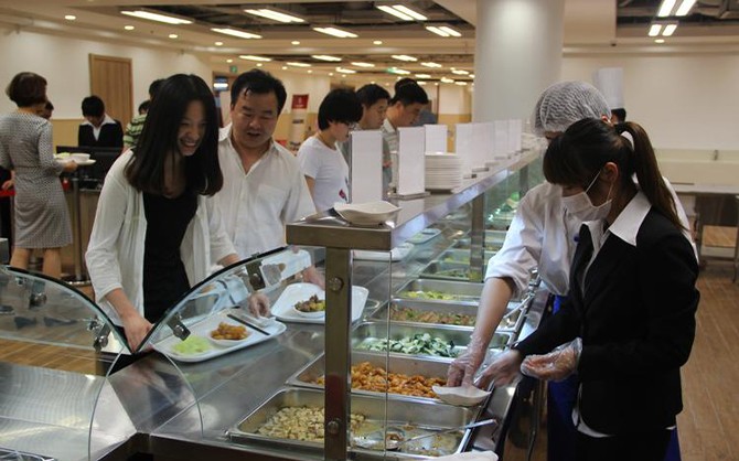 泉州寫(xiě)字樓食堂自助餐圖片