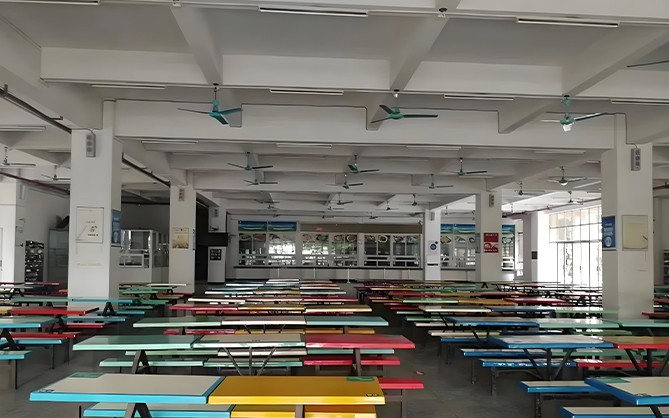 企業(yè)食堂環(huán)境圖片