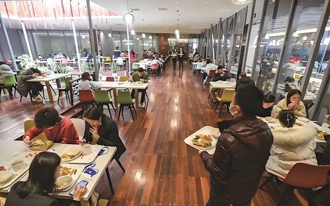 工地食堂承包服務(wù),保障工人們健康飲食的需求