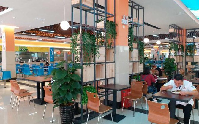 龍巖食堂環(huán)境圖片