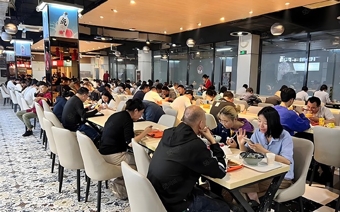 泉州企業食堂承包大型尾芽團餐現場圖片